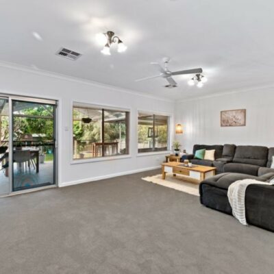 Emu plains loungeroom